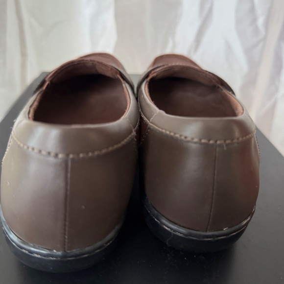 Clarks - Picture 4 of 4